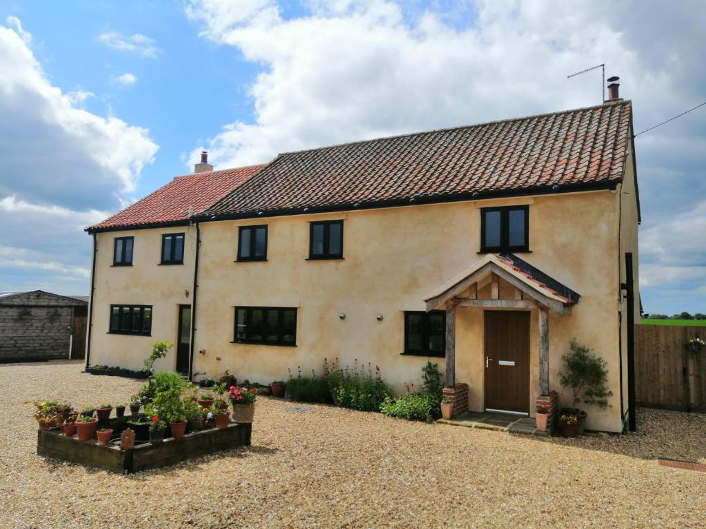 FIELDVIEW FARMHOUSE BED AND BREAKFAST (Colkirk) 