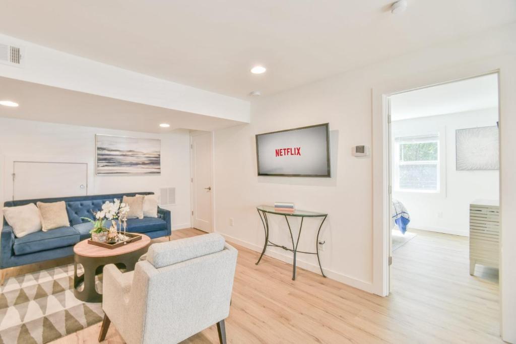 Cozy and Modern Apartment In The Heart Of Midtown Atlanta