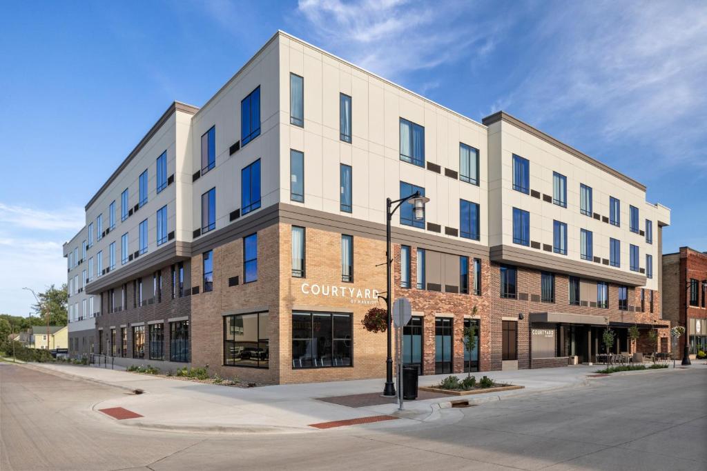 Courtyard by Marriott Owatonna Downtown (Owatonna)