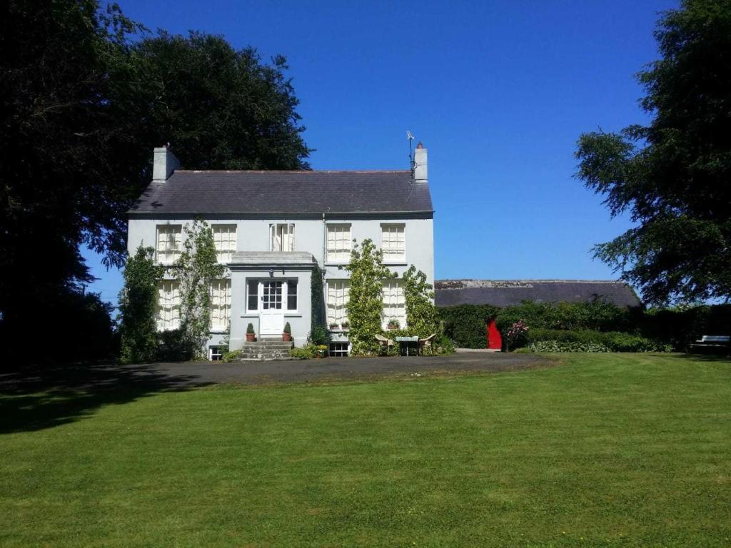 Dromore House Historic Country house (Coleraine)