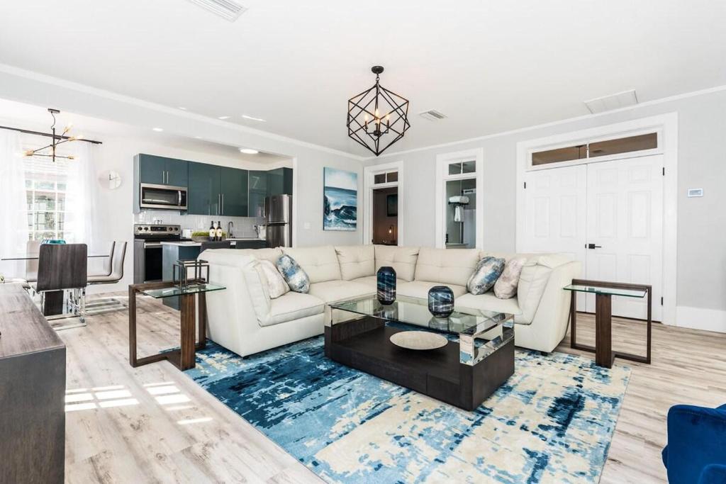 20 Hypolita - Luxury Downtown Apartment