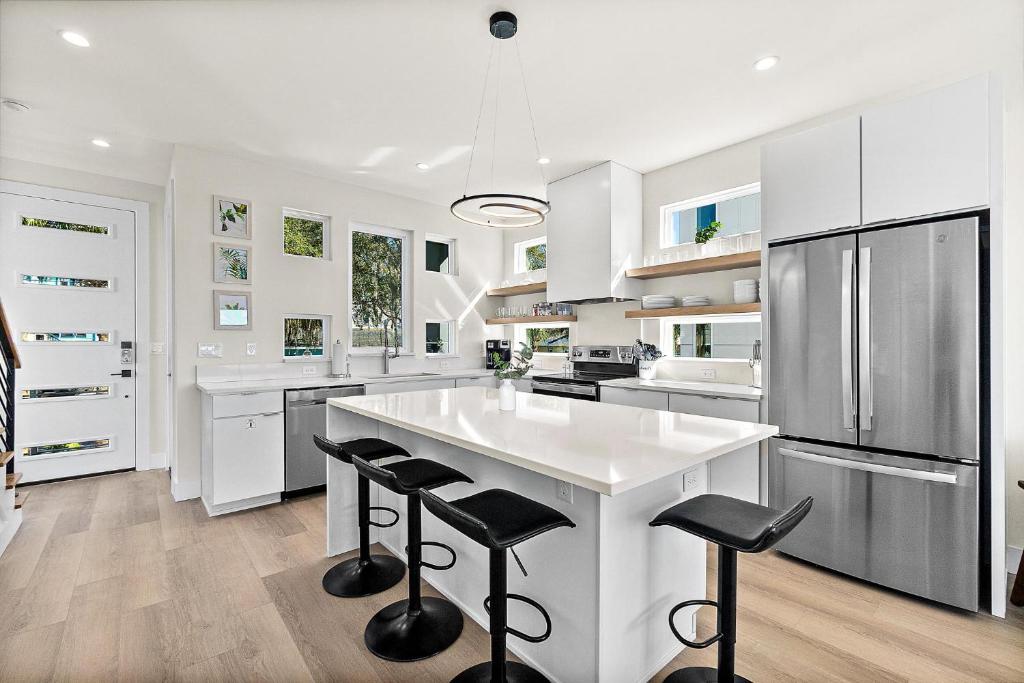 194 Riberia - Downtown Waterfront Luxury Home