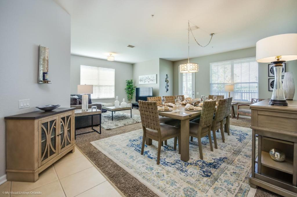 Casa Lucia Lakeview Condo