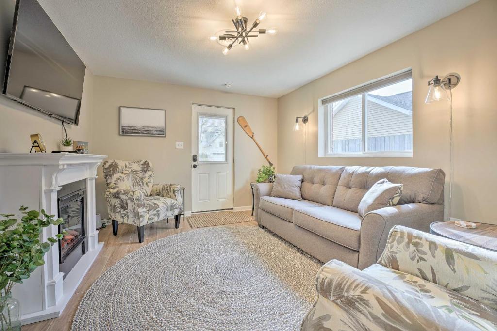 Waterfront Syracuse Home with Patio and Fire Pit! (Syracuse)