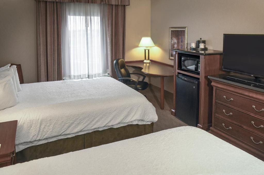 Hampton Inn & Suites Youngstown-Canfield (Canfield)