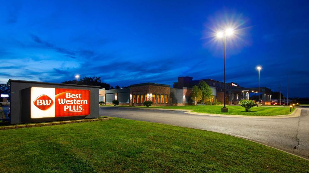 Best Western Plus Portage Hotel and Suites (Portage)