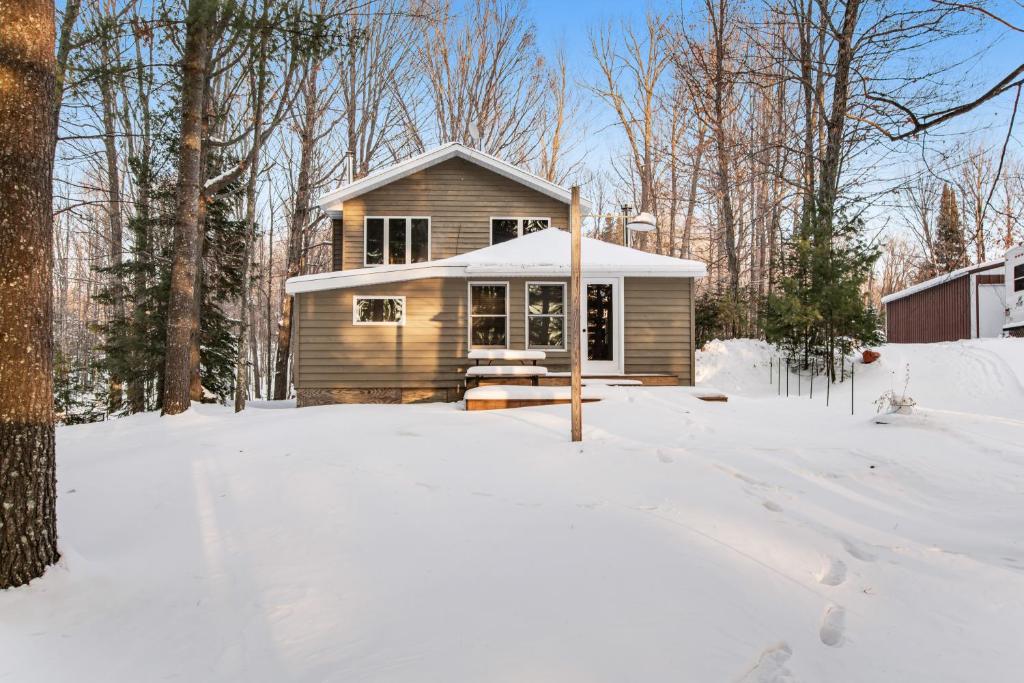 Cabin on the Loop-Upper (Three Lakes)