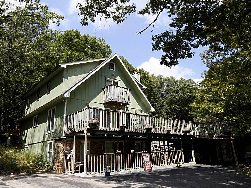 Lil Black Bear Inn (Nashville)