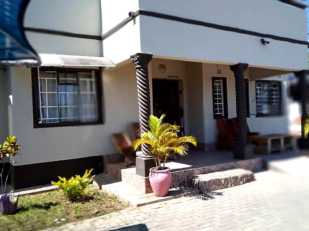 Chiloto Guest House