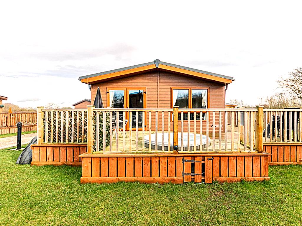 Springwell Lodge With Hot Tub