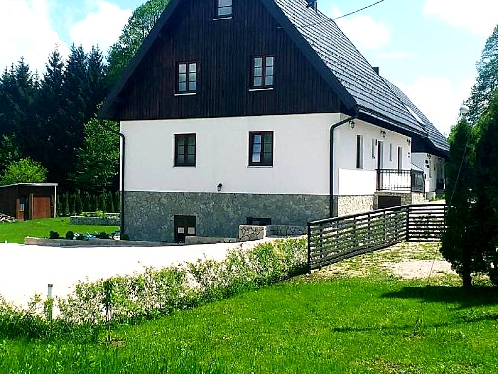 Green lakes house 2