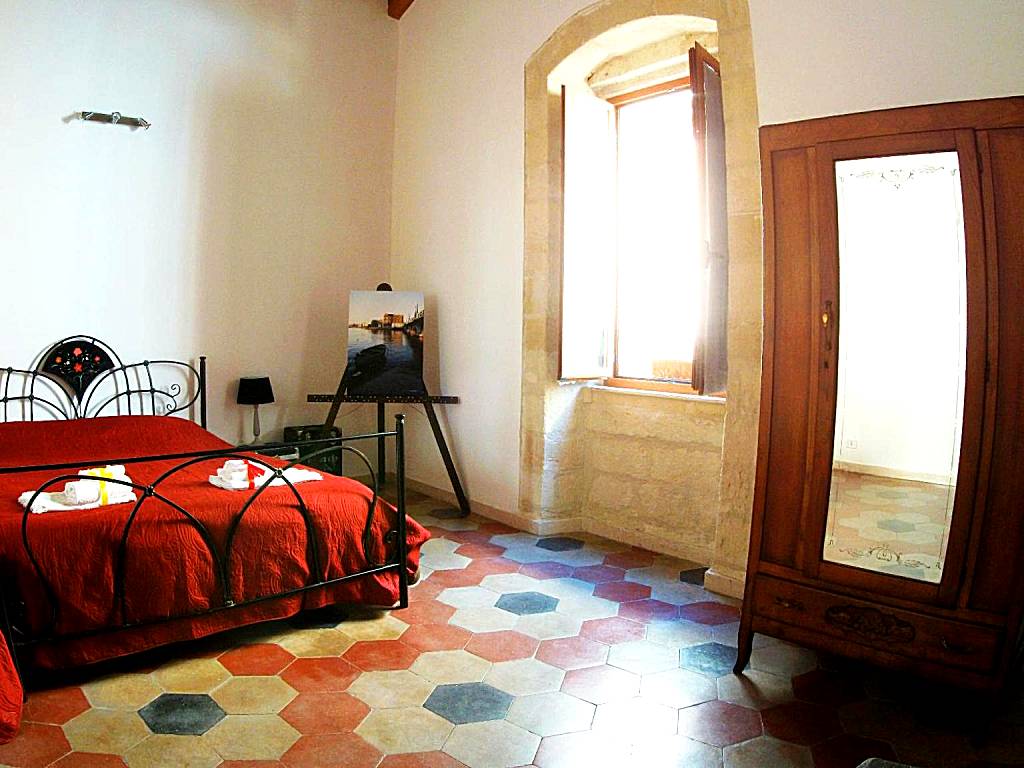 Tra gli archi