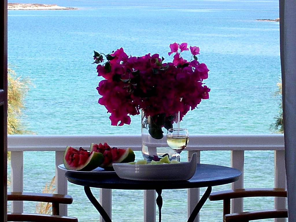 Roussos Beach Hotel (Naousa) 