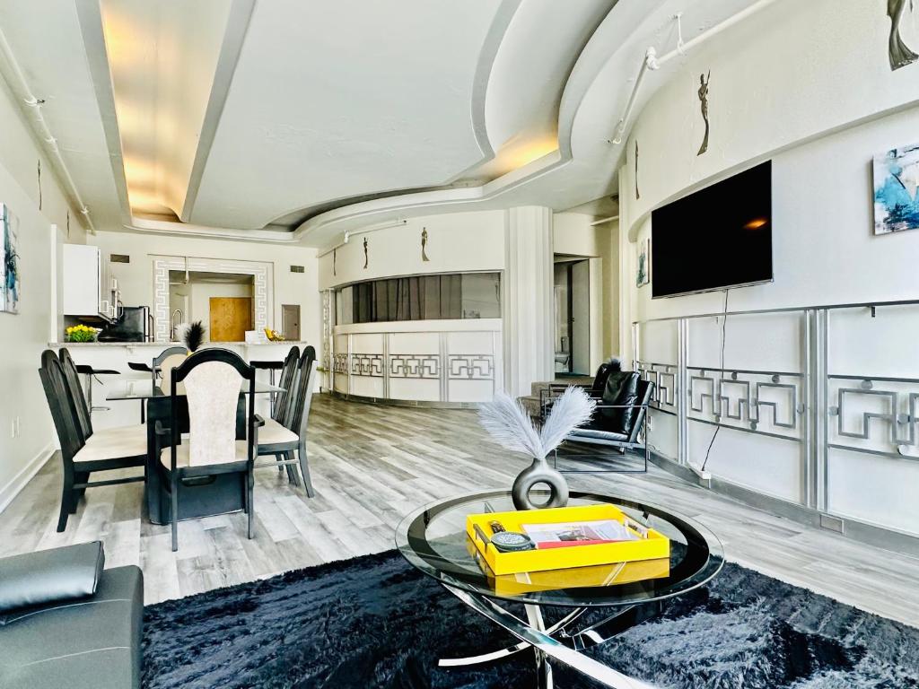 Executive Vacation Suite for 4