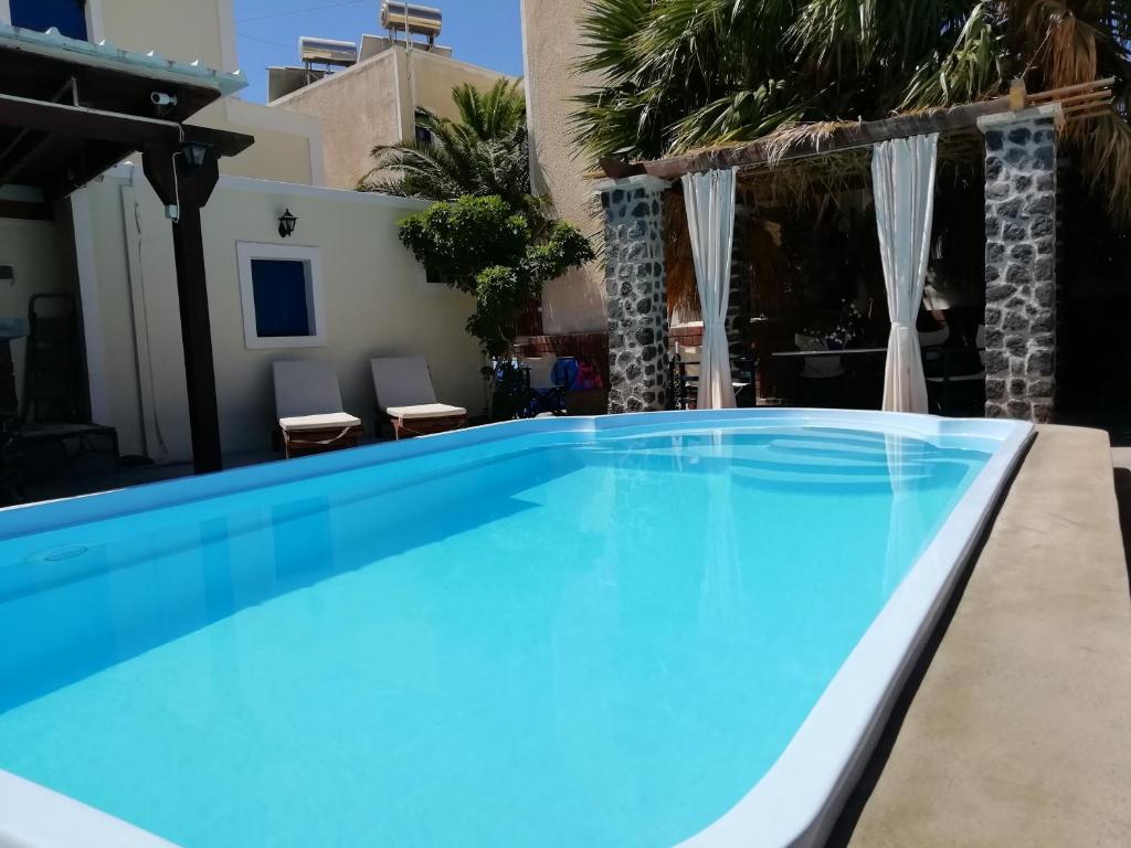 5bedroom villa in perissa beach