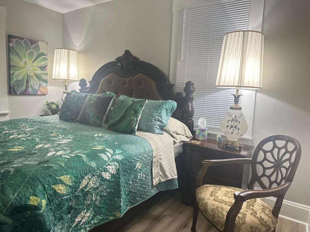 E Street Gallery King Bedroom in SHARED 2 Bedroom home